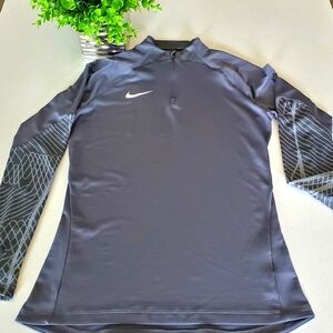 Nike dri fit pullover